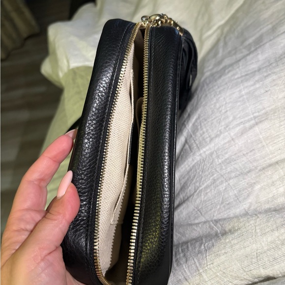 Gucci Black Pebbled Leather Crossbody Bag - Picture 6 of 9